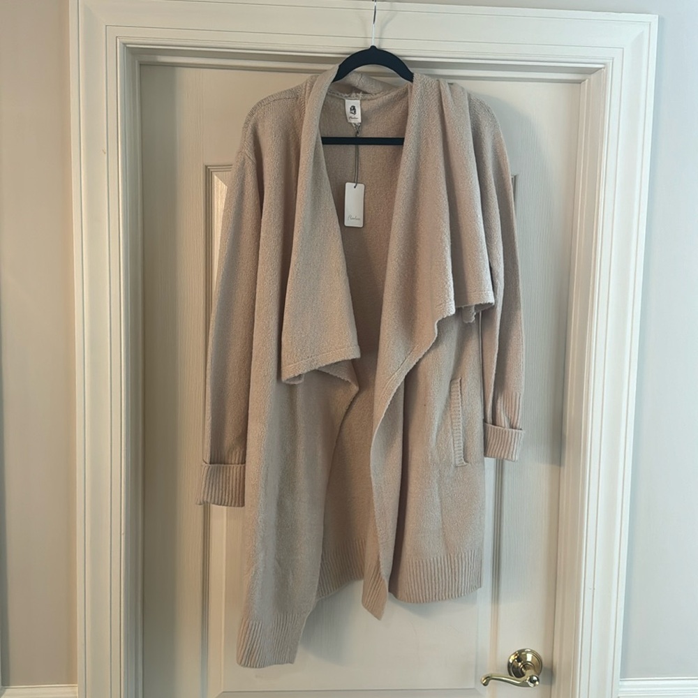 NWT flawless cardigan size M/L